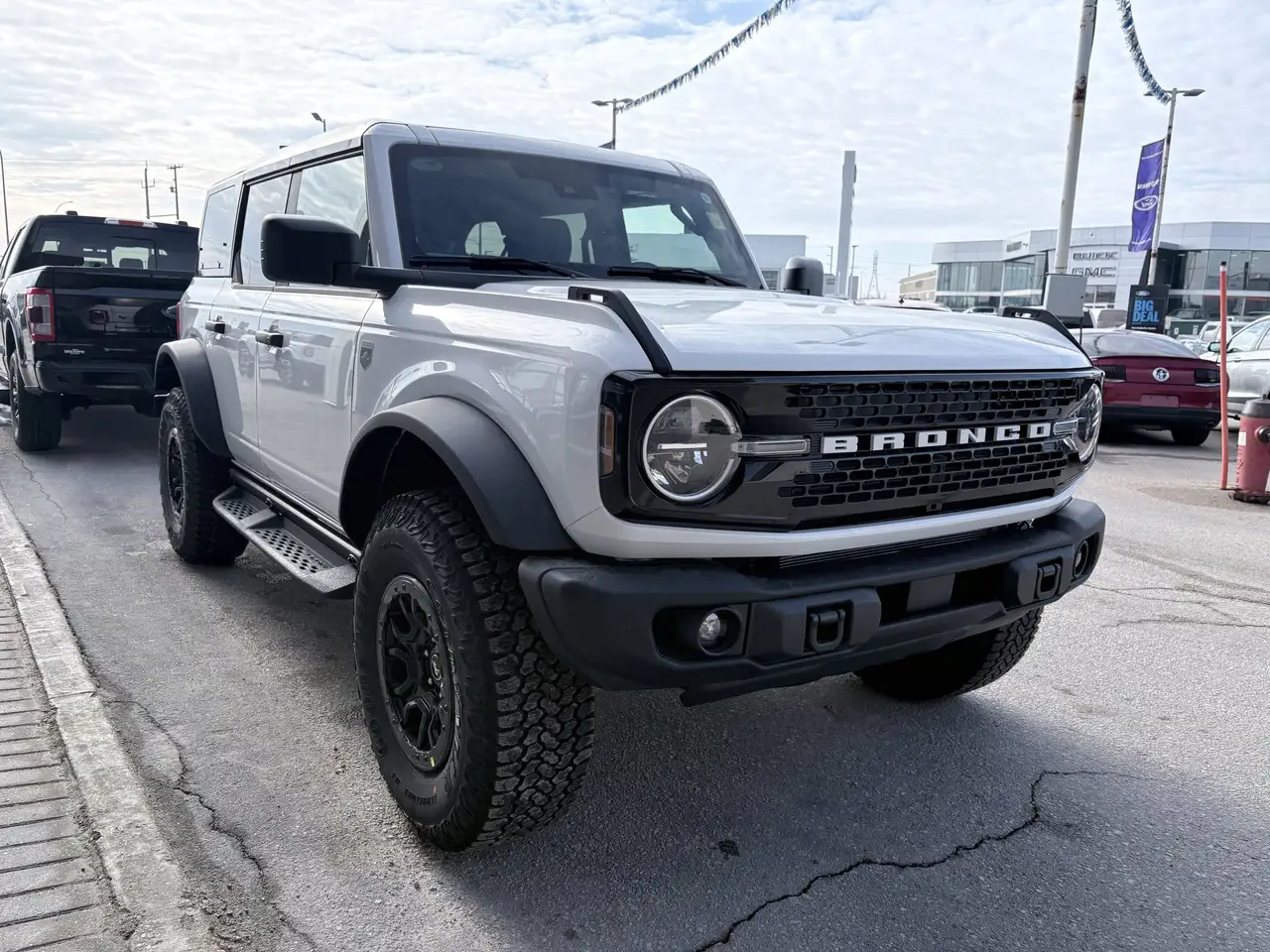 Ford Bronco photo Ford Bronco