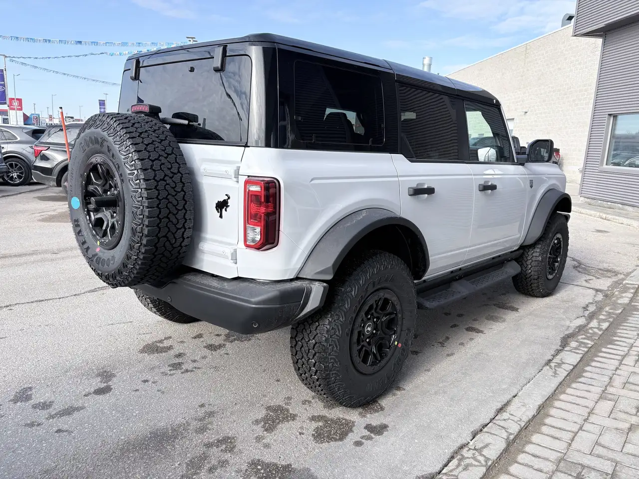 Ford Bronco photo Ford Bronco
