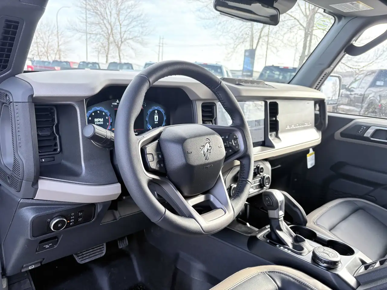 Ford Bronco photo Ford Bronco