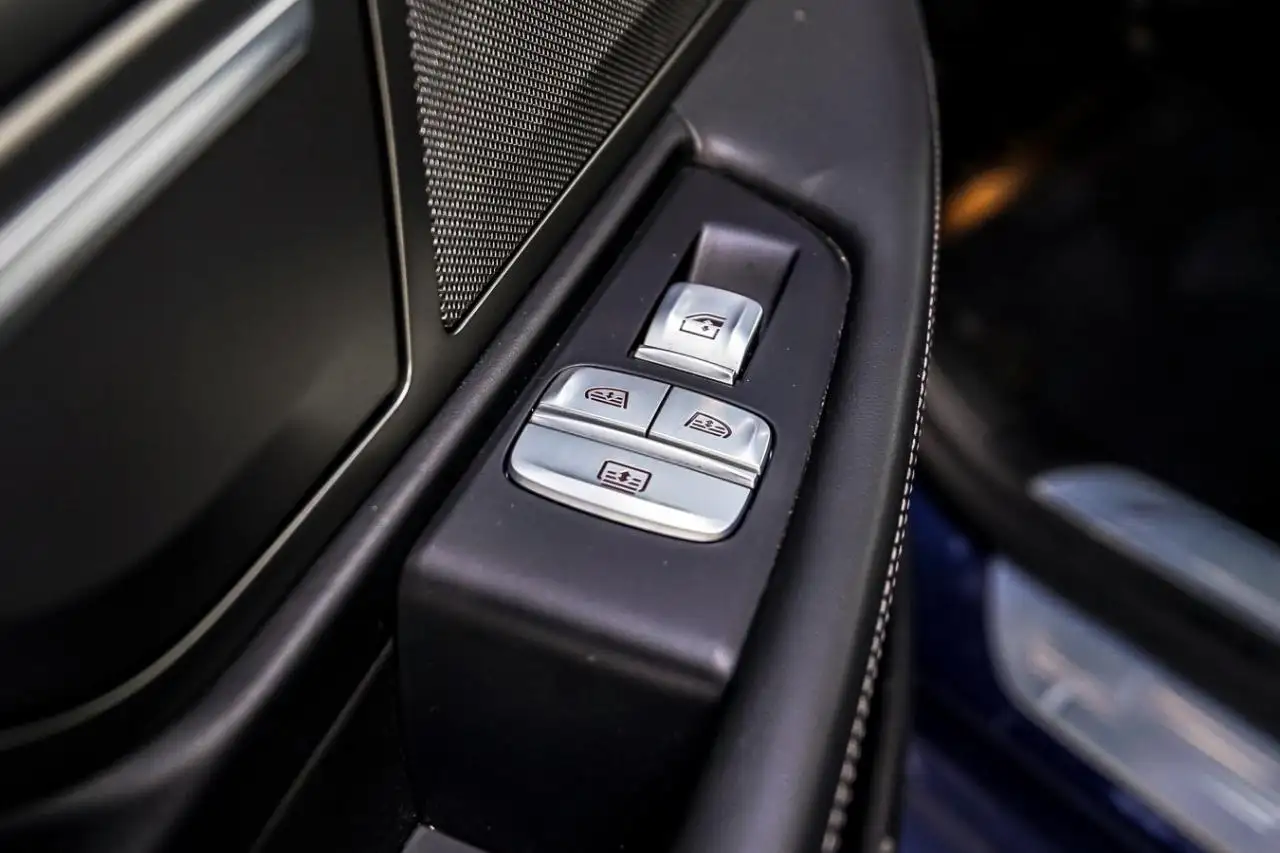 BMW 7 Series снимка BMW 7 Series