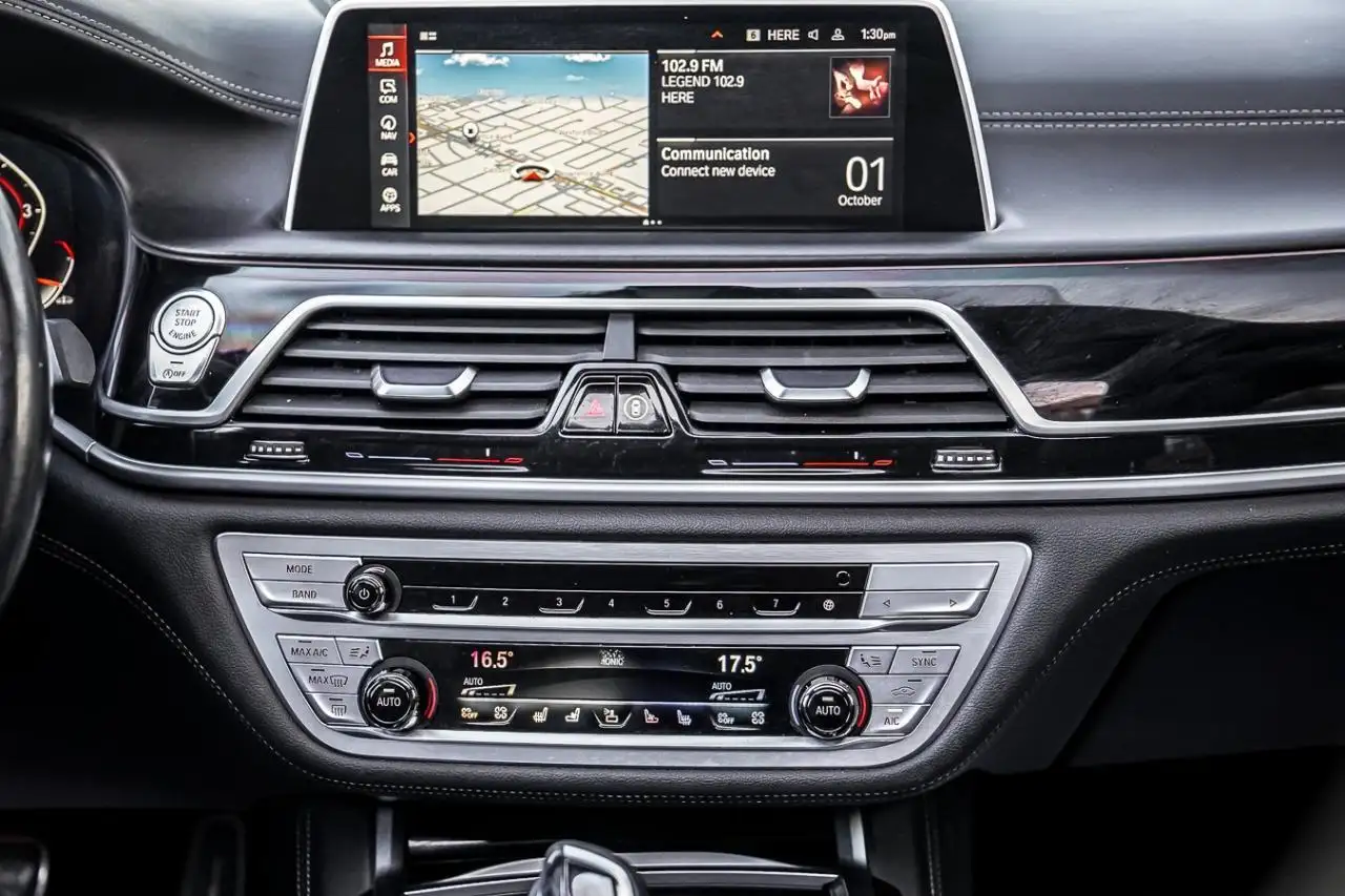 BMW 7 Series снимка BMW 7 Series