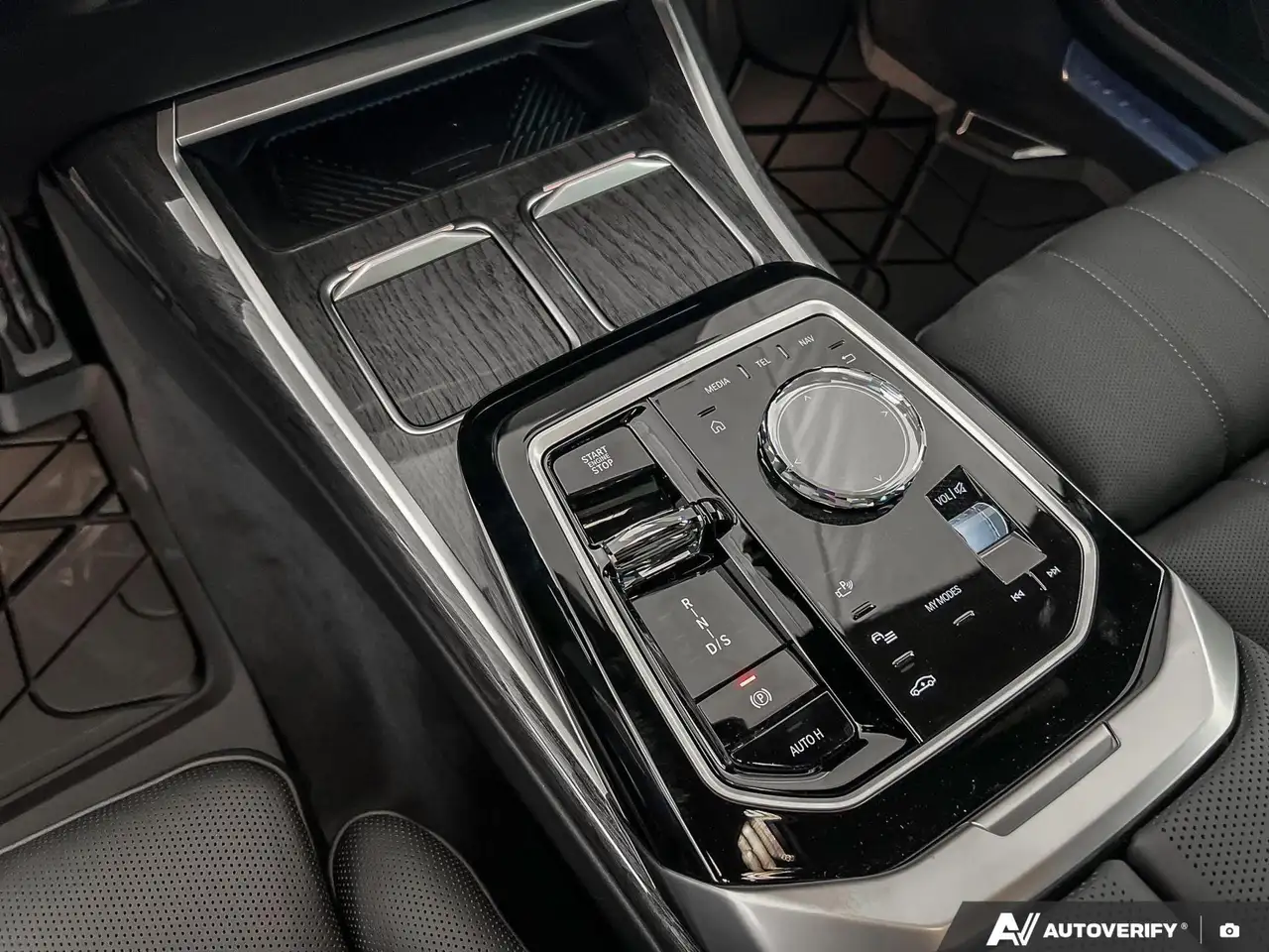 BMW 7 Series photo BMW 7 Series