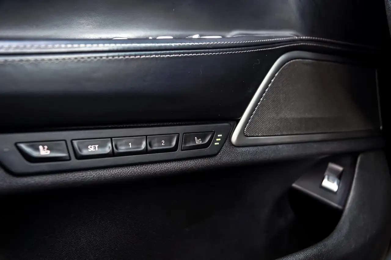 BMW 7 Series снимка BMW 7 Series