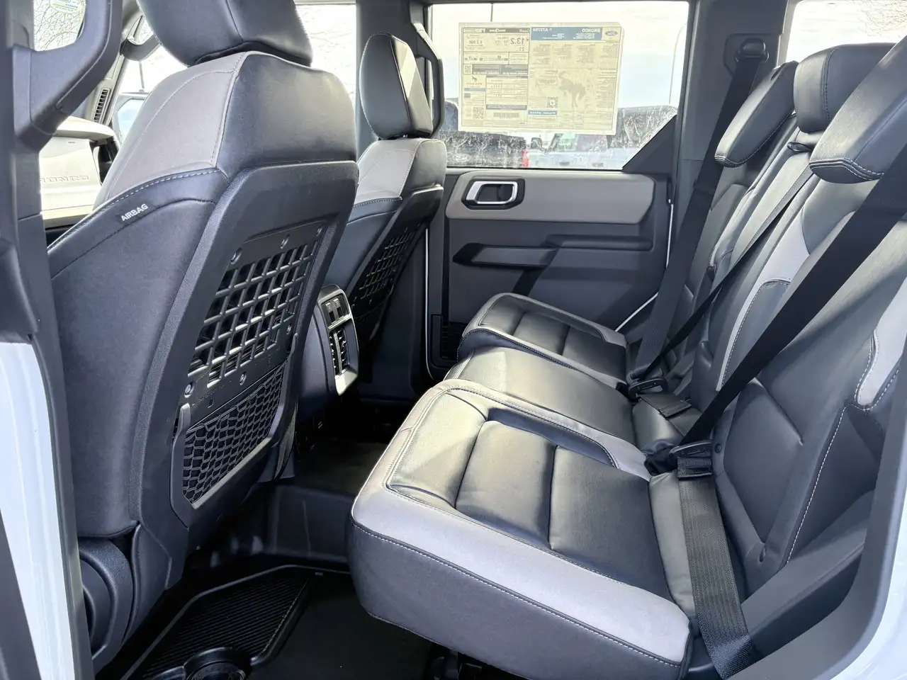 Ford Bronco photo Ford Bronco