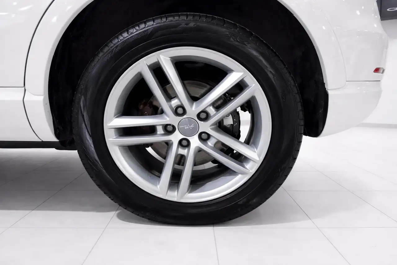 Audi Q3 photo Audi Q3