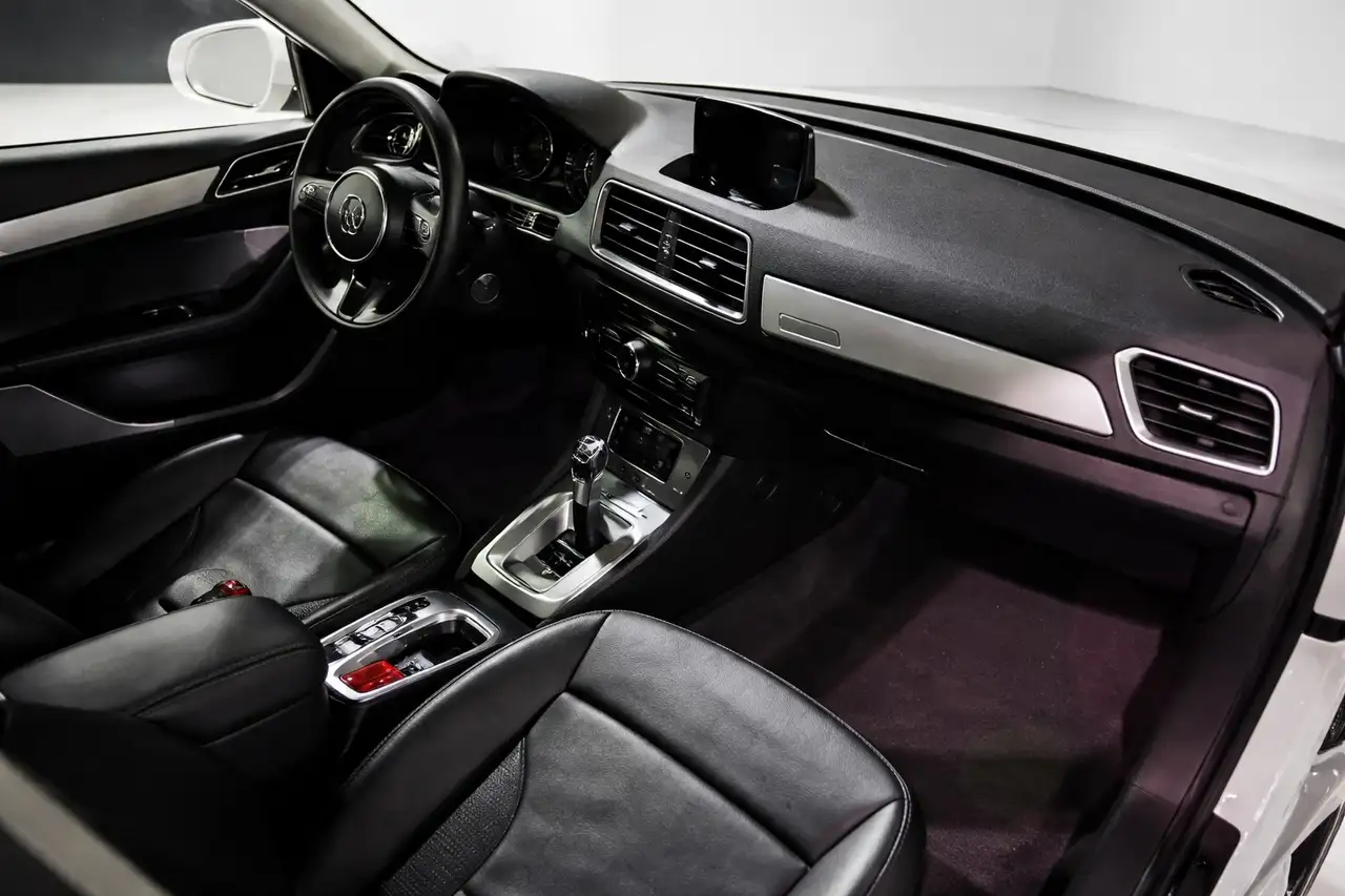 Audi Q3 photo Audi Q3