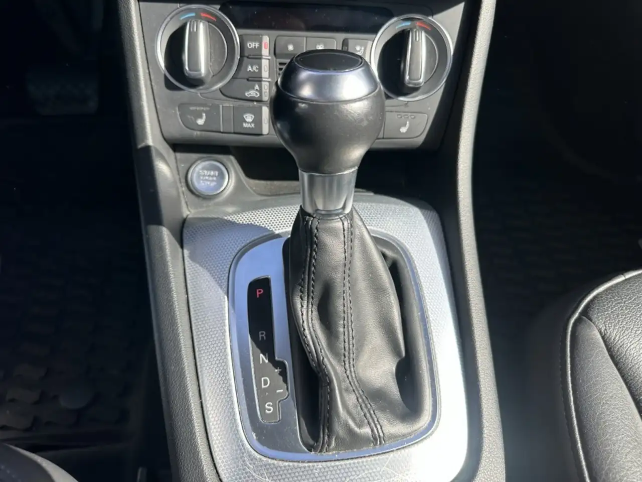 Audi Q3 photo Audi Q3