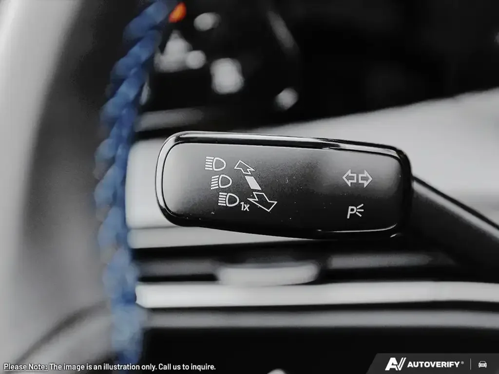 Volkswagen Golf R снимка Volkswagen Golf R