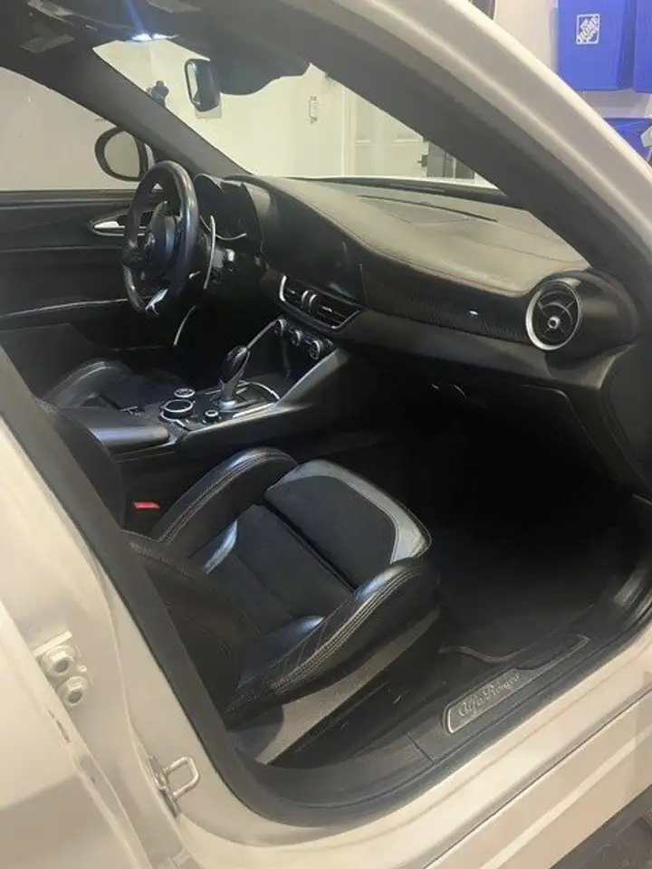 Alfa Romeo Giulia снимка Alfa Romeo Giulia