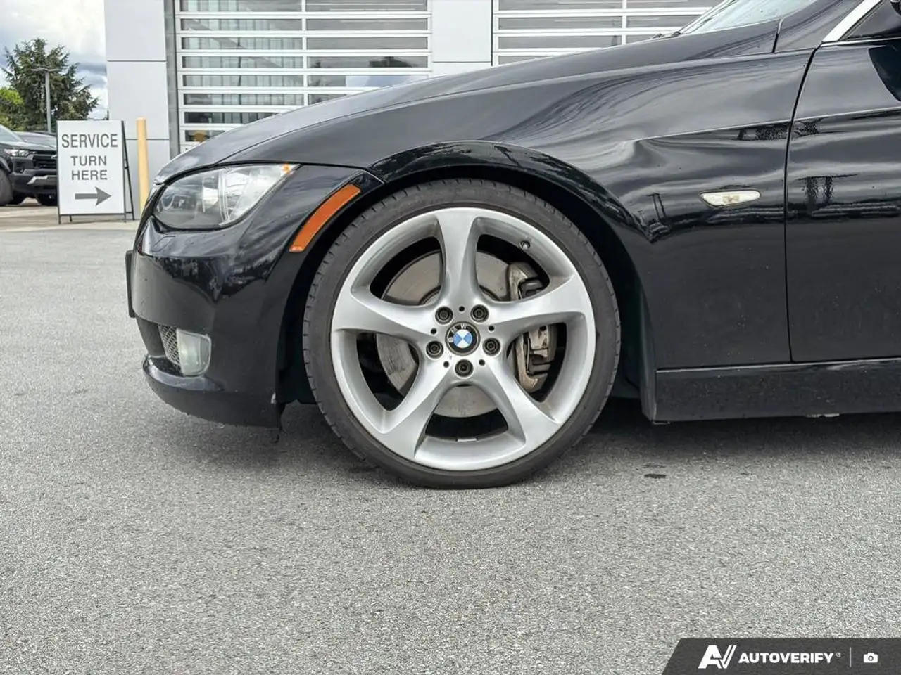 BMW 3 Series снимка BMW 3 Series