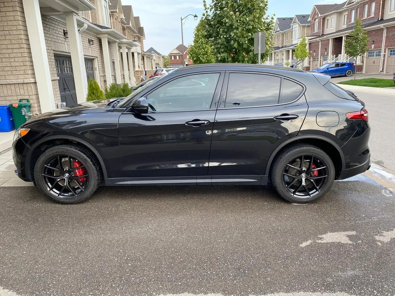 Alfa Romeo Stelvio снимка Alfa Romeo Stelvio