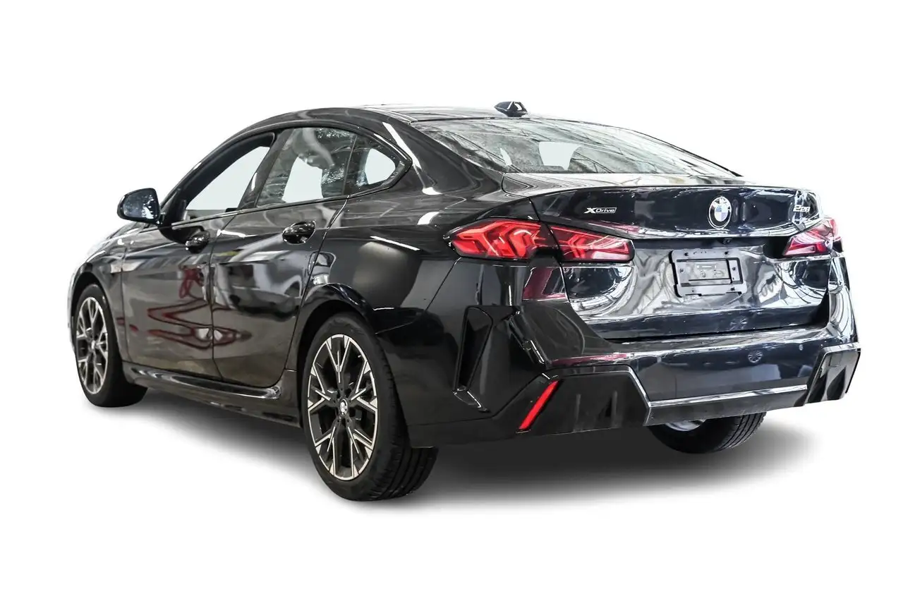 BMW 2 Series снимка BMW 2 Series