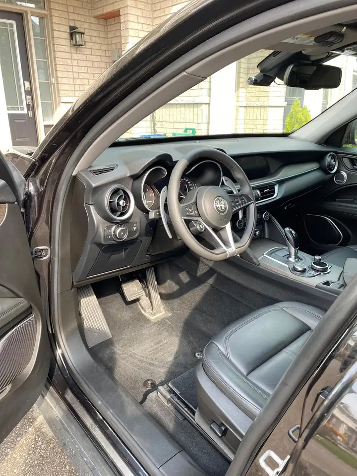 Alfa Romeo Stelvio снимка Alfa Romeo Stelvio