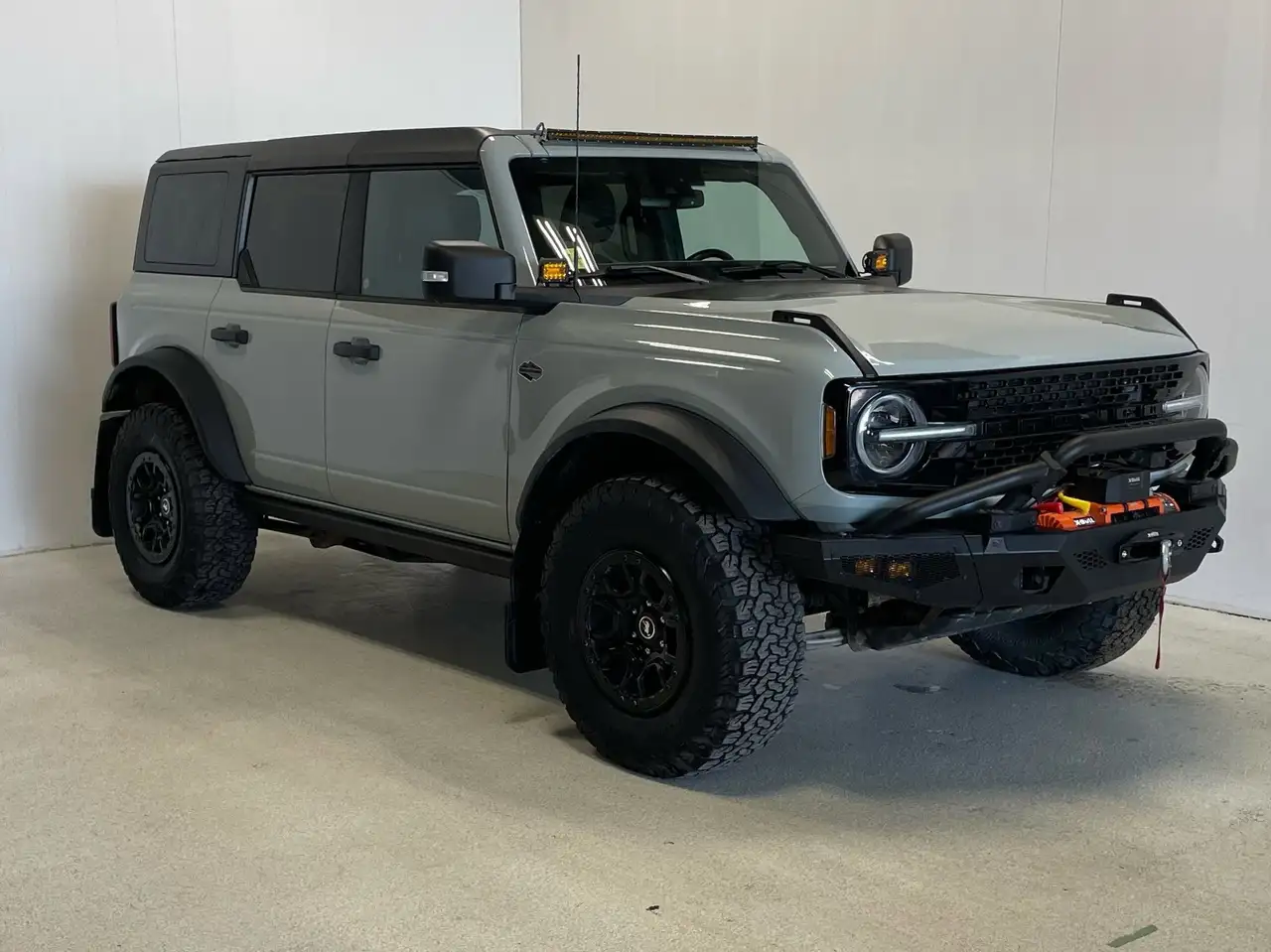 Ford Bronco photo Ford Bronco