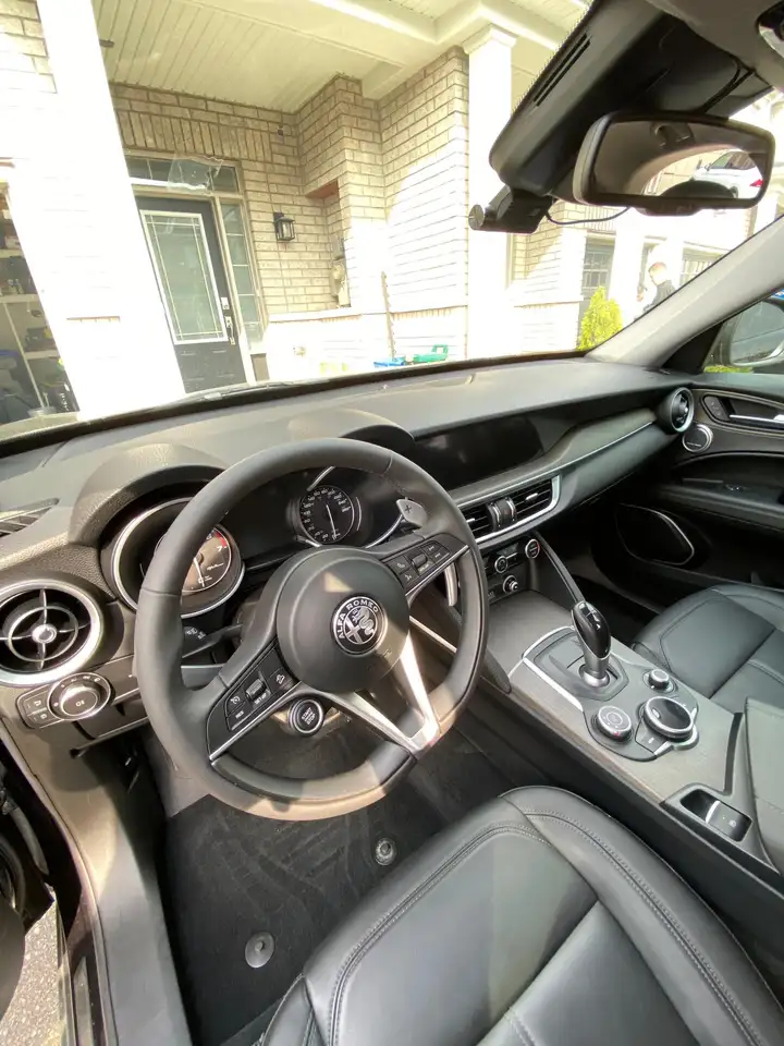 Alfa Romeo Stelvio снимка Alfa Romeo Stelvio