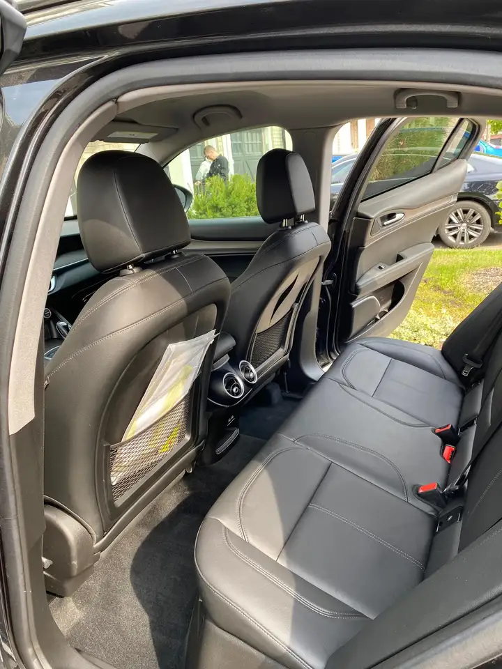 Alfa Romeo Stelvio снимка Alfa Romeo Stelvio