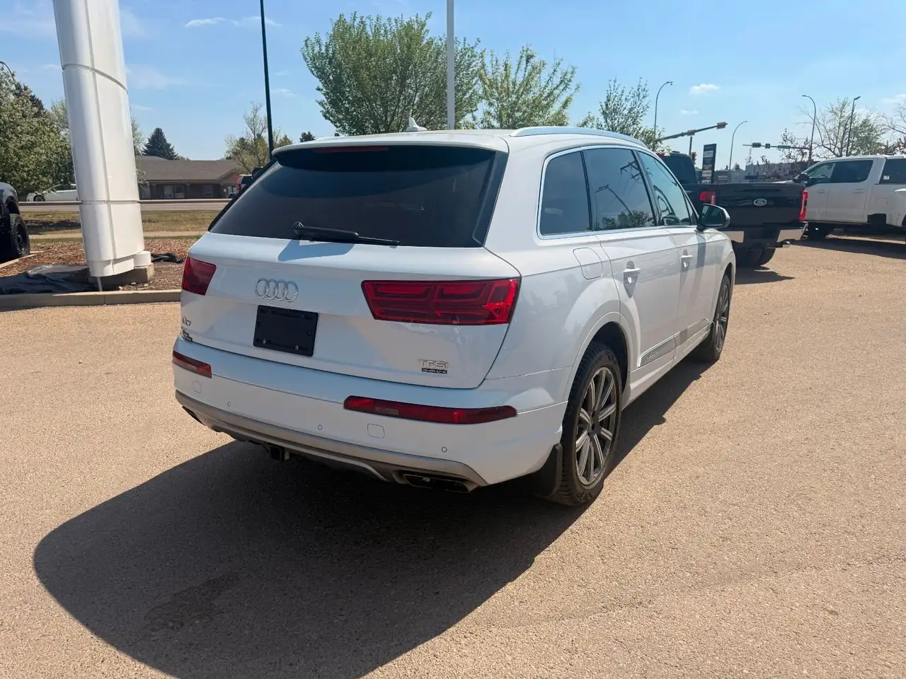 Audi Q7 снимка Audi Q7