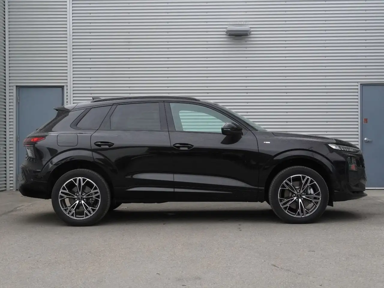 Audi Q3 photo Audi Q3