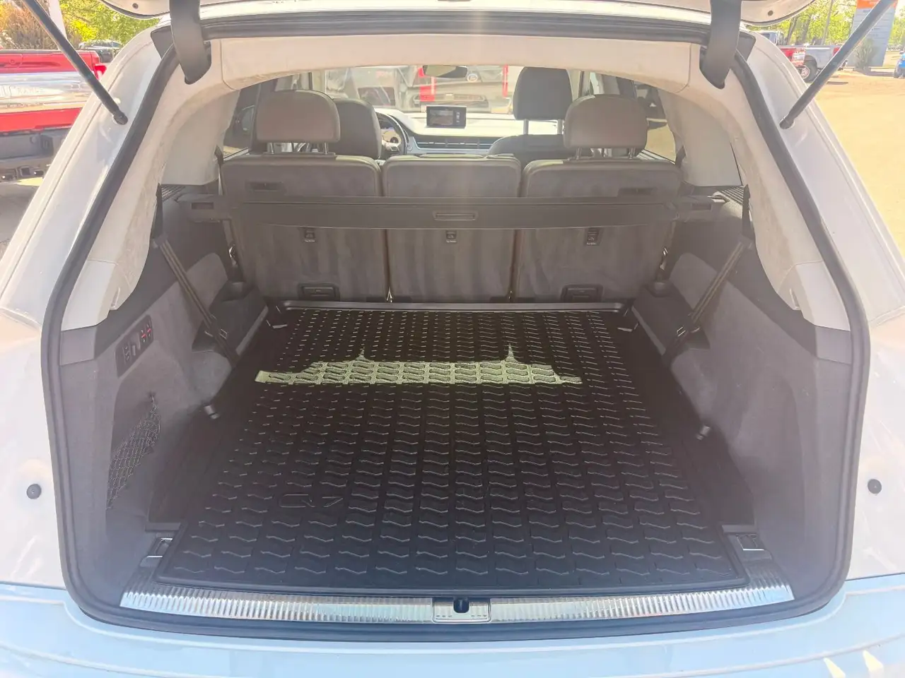 Audi Q7 снимка Audi Q7