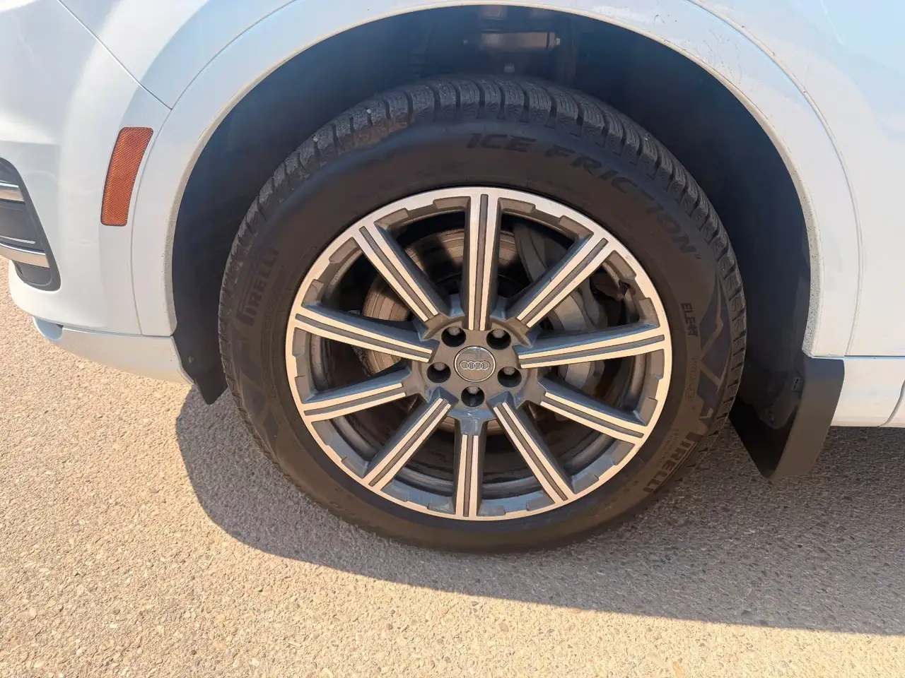 Audi Q7 снимка Audi Q7