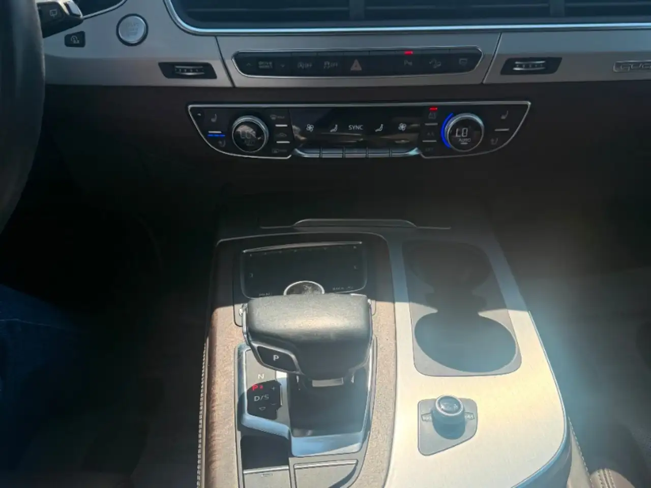 Audi Q7 снимка Audi Q7