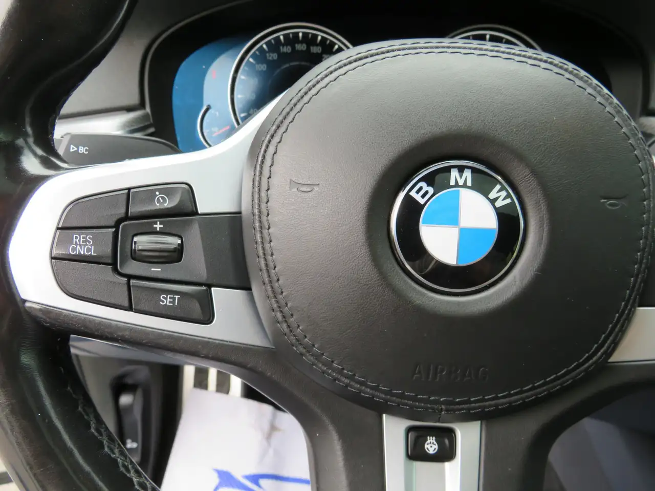 BMW 5 Series снимка BMW 5 Series