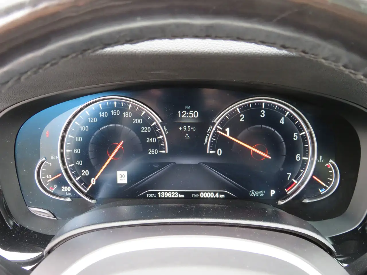BMW 5 Series снимка BMW 5 Series