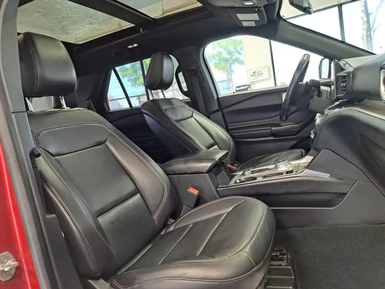 Ford Explorer photo Ford Explorer