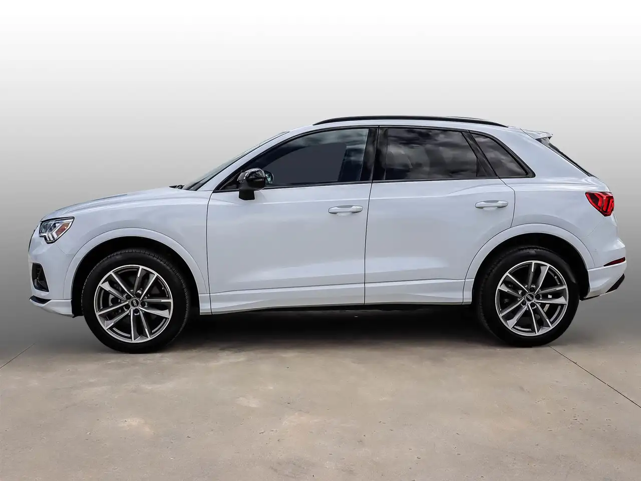 Audi Q3 photo Audi Q3