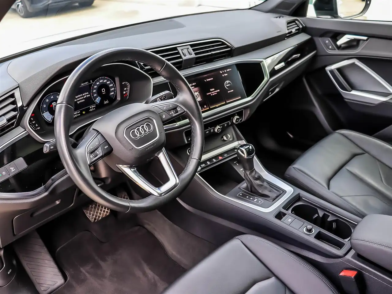 Audi Q3 photo Audi Q3