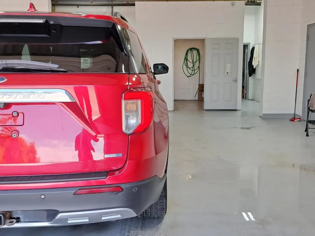Ford Explorer photo Ford Explorer