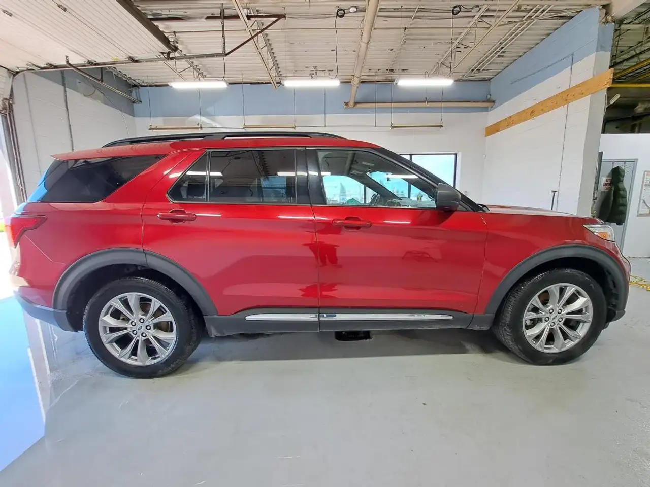 Ford Explorer photo Ford Explorer