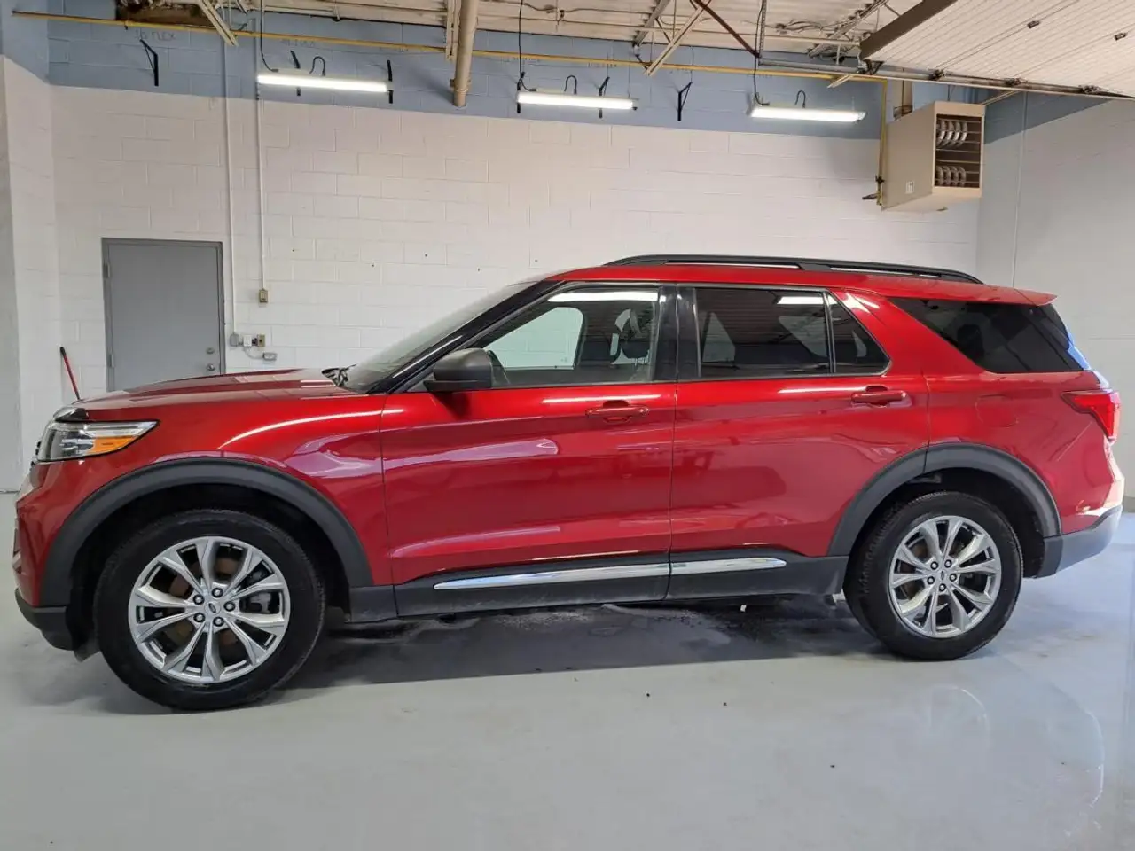 Ford Explorer photo Ford Explorer