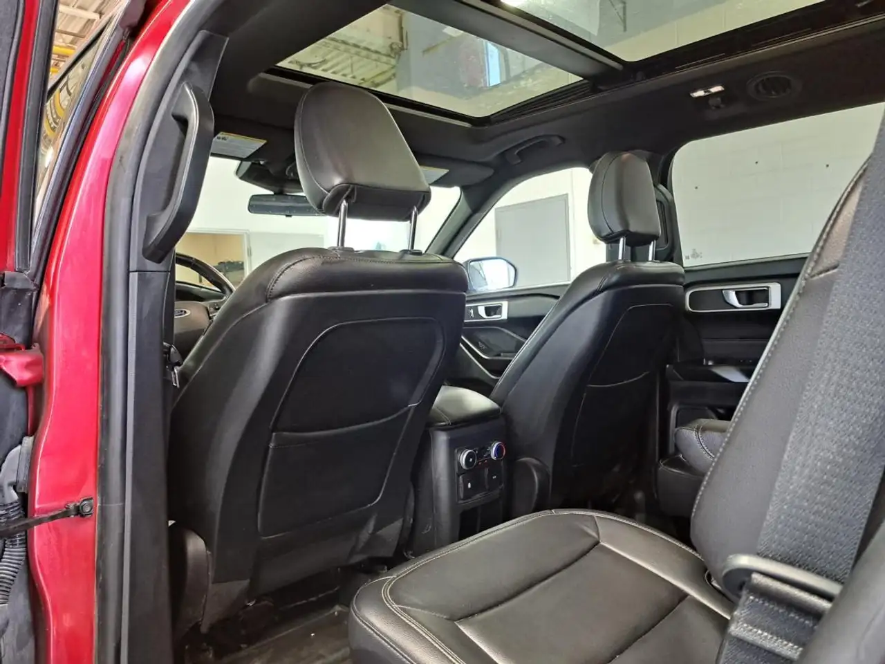 Ford Explorer photo Ford Explorer