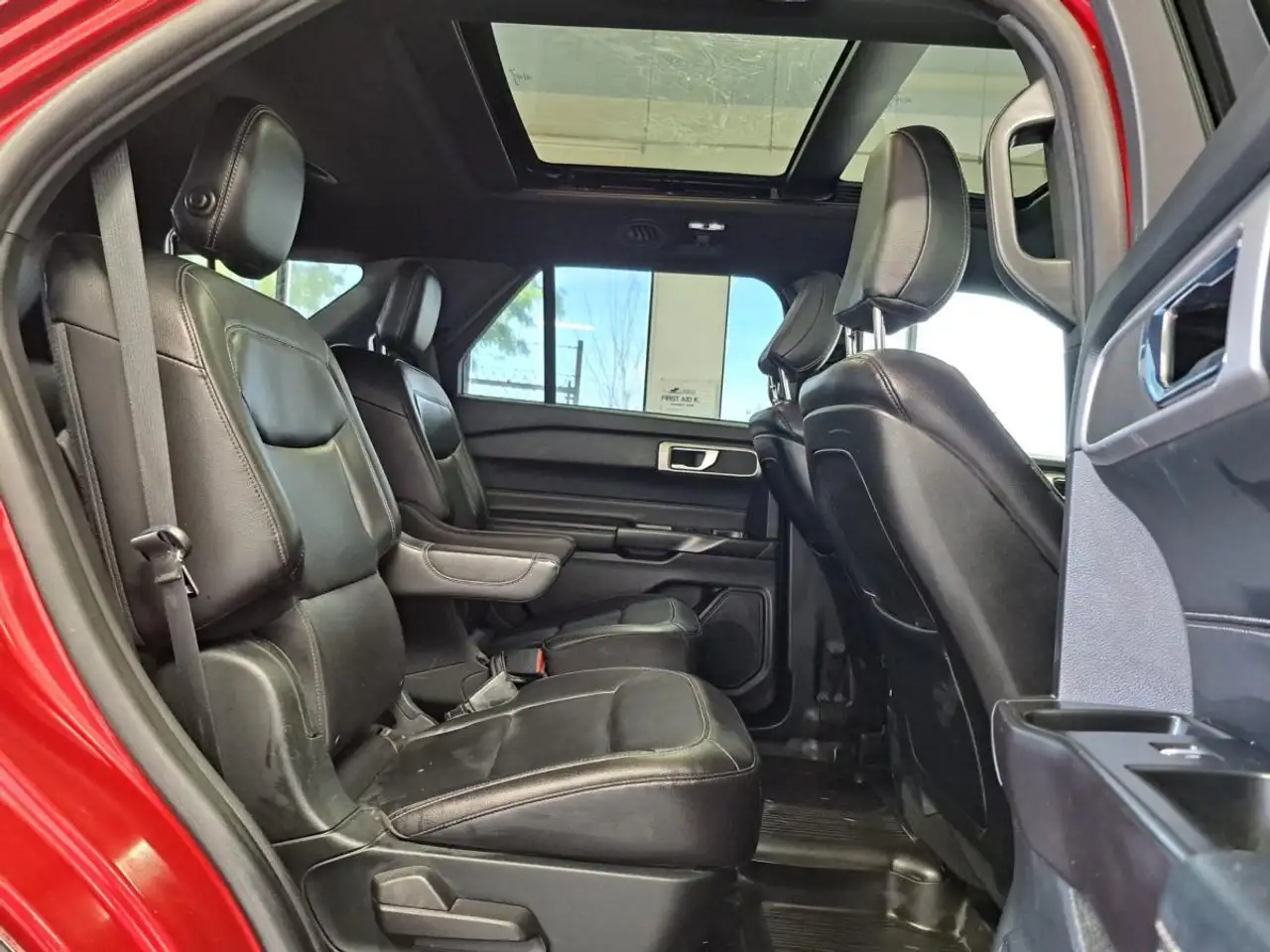 Ford Explorer photo Ford Explorer