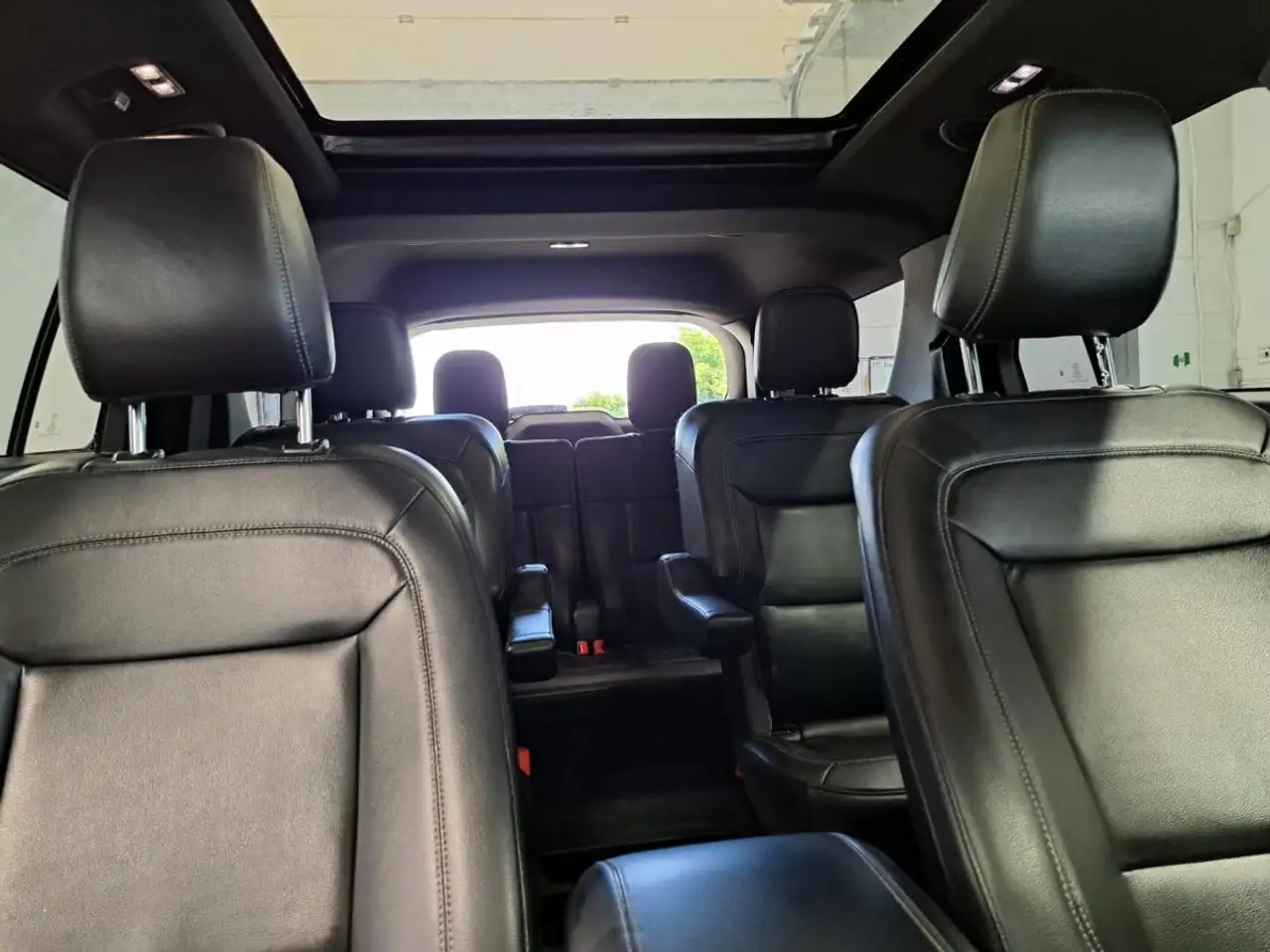 Ford Explorer photo Ford Explorer