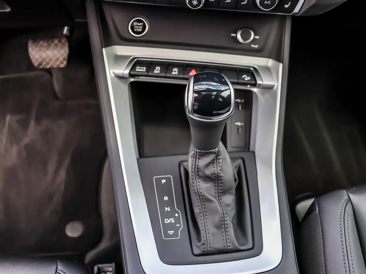 Audi Q3 photo Audi Q3