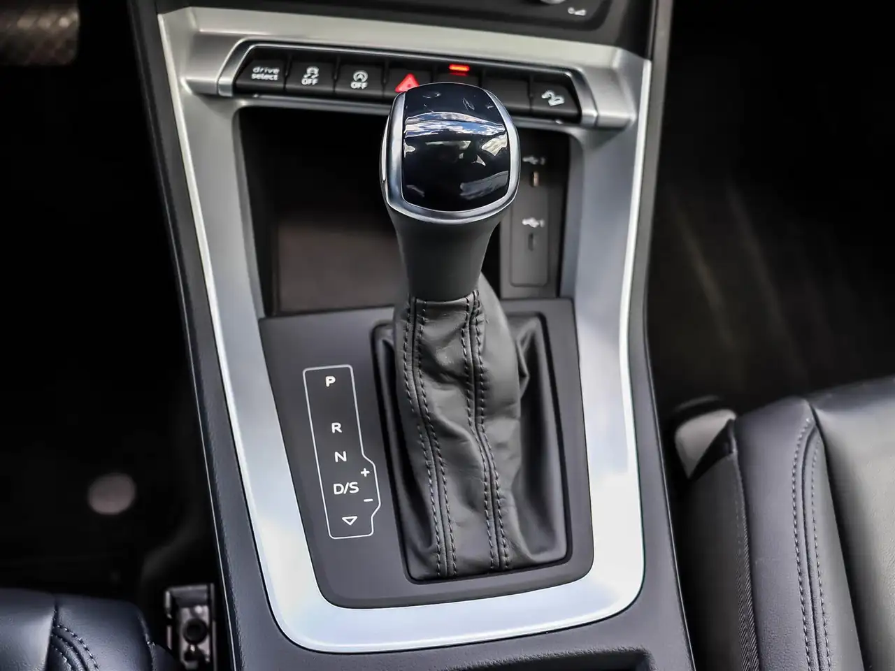 Audi Q3 photo Audi Q3