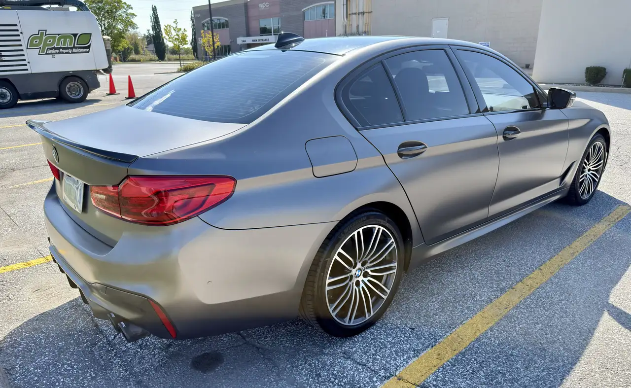 BMW 5 Series photo BMW 5 Series