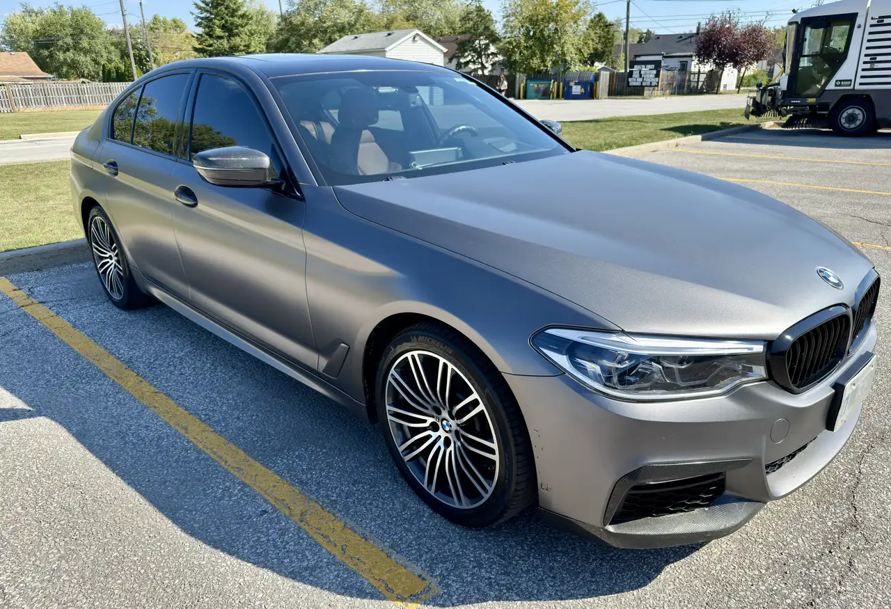 BMW 5 Series photo BMW 5 Series