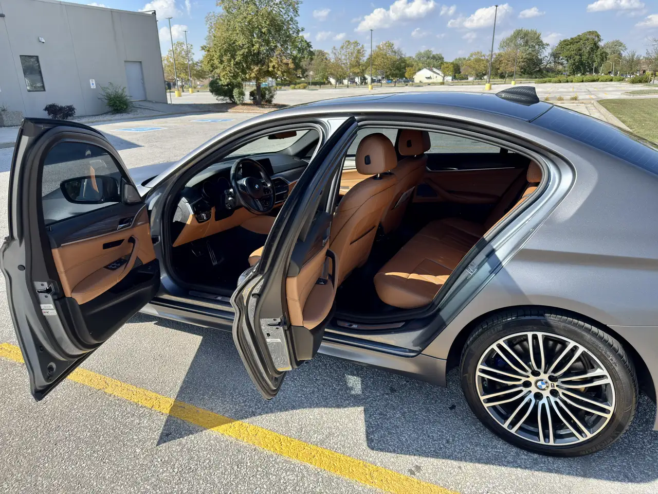 BMW 5 Series photo BMW 5 Series