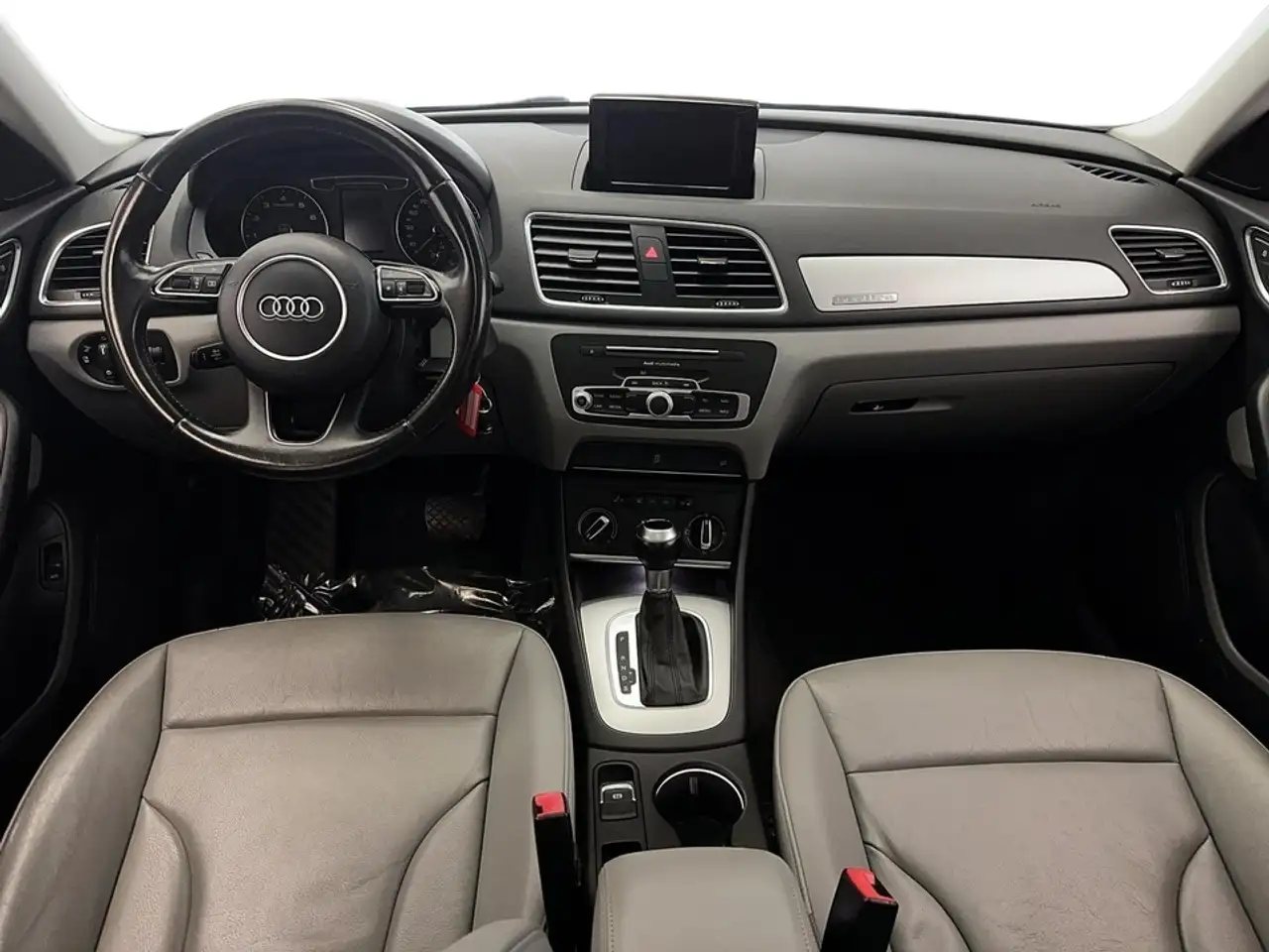 Audi Q3 снимка Audi Q3