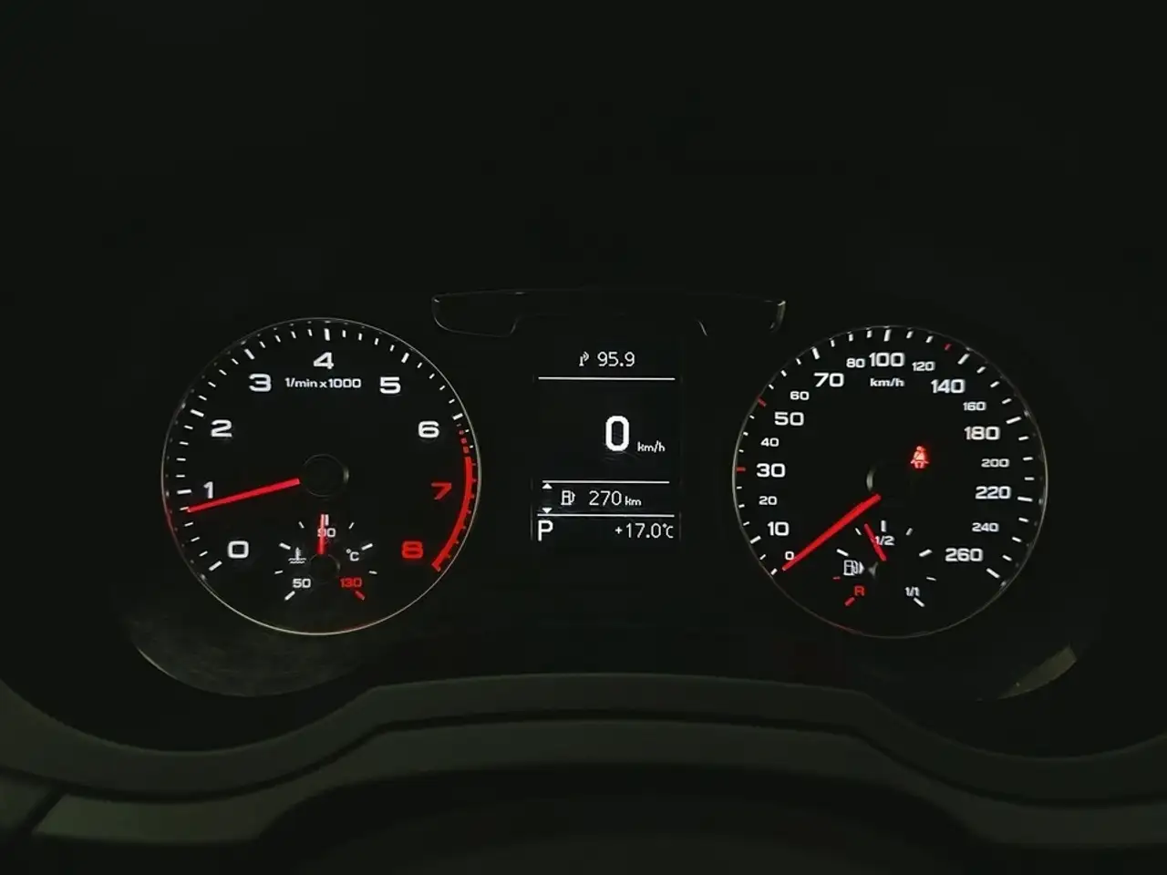 Audi Q3 снимка Audi Q3