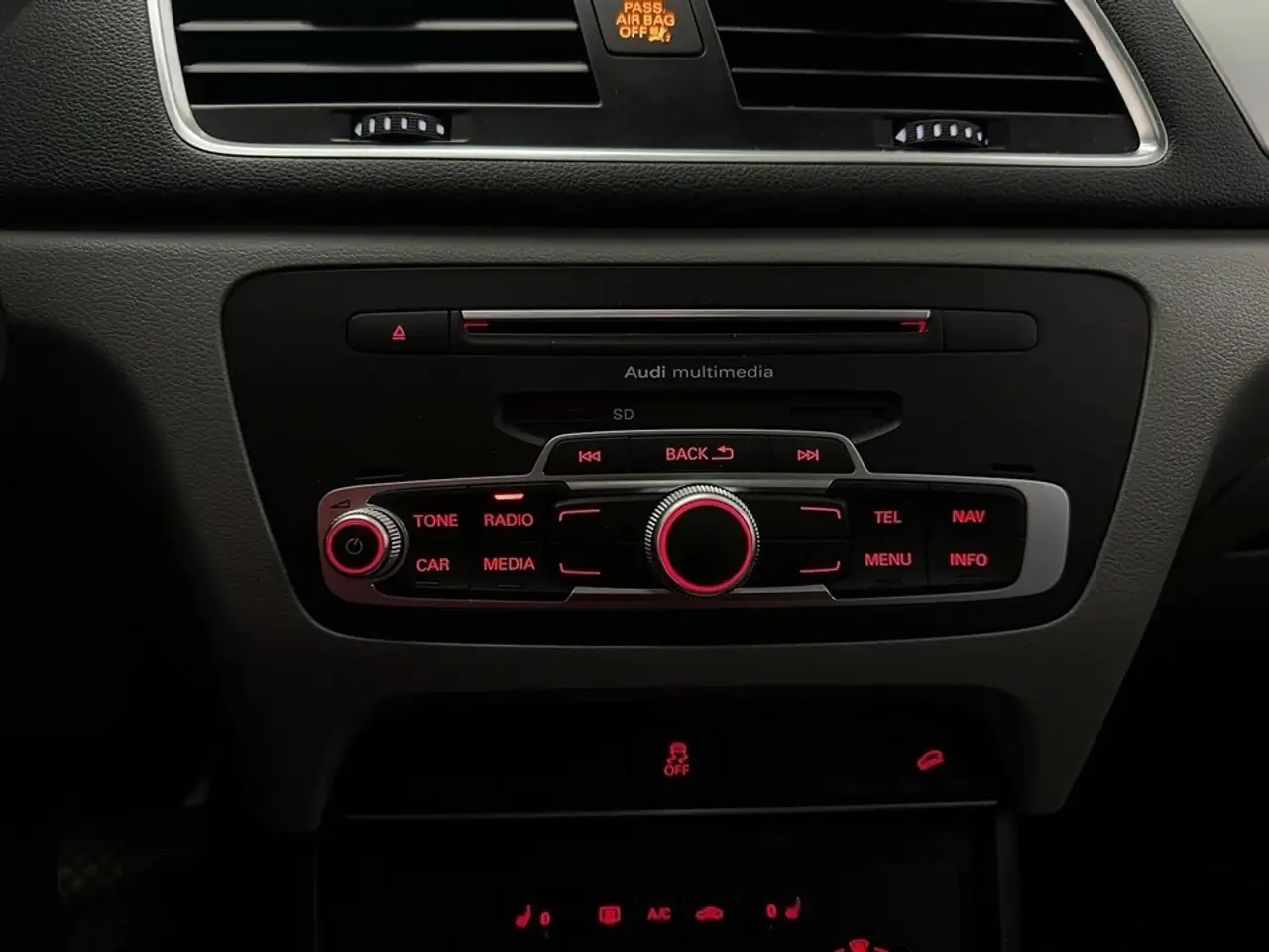 Audi Q3 снимка Audi Q3