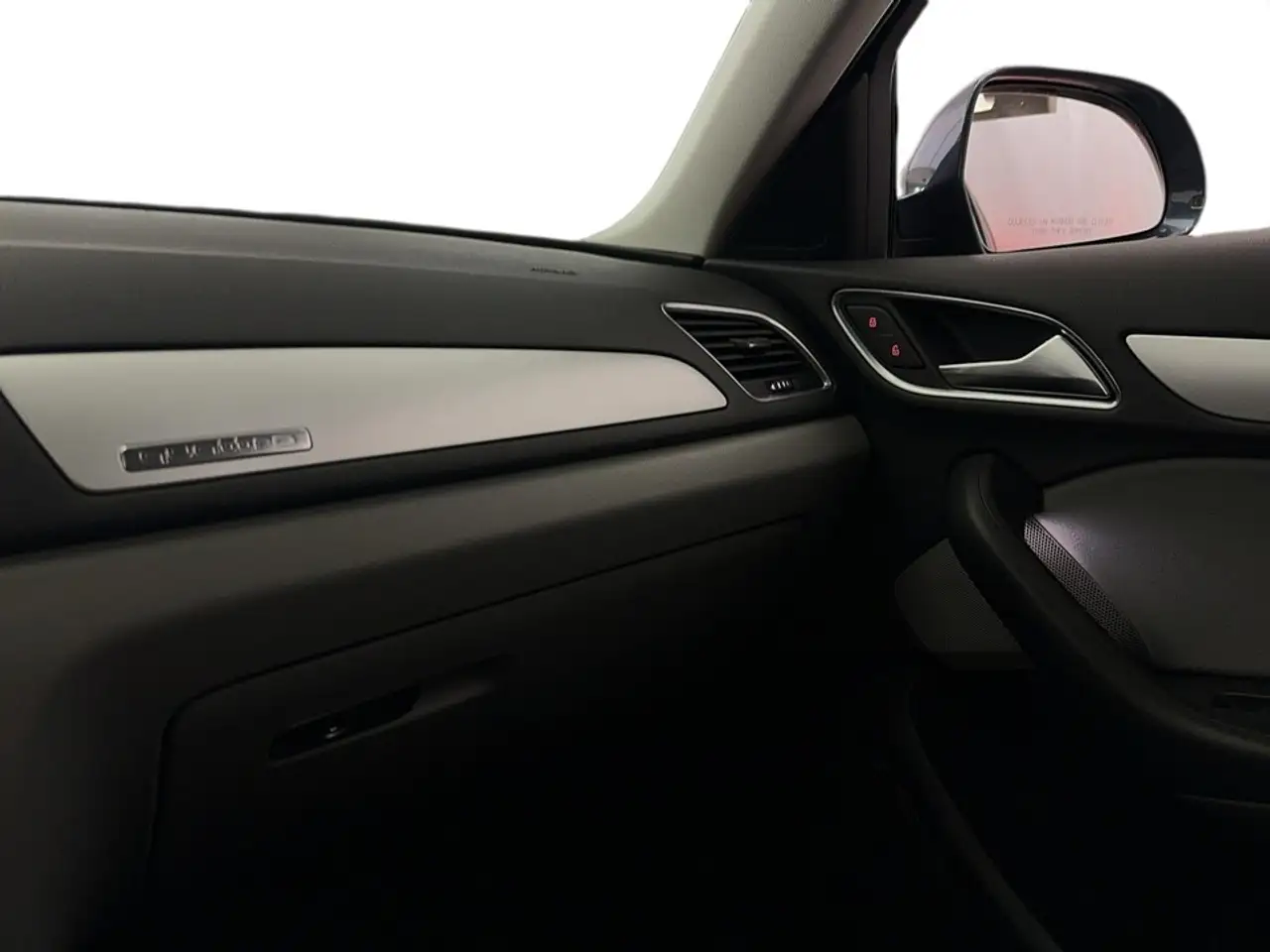 Audi Q3 снимка Audi Q3
