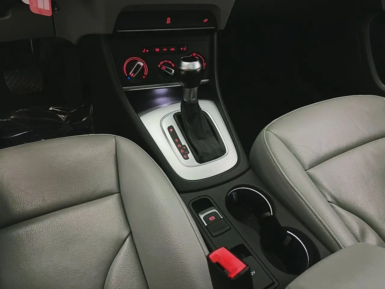 Audi Q3 снимка Audi Q3