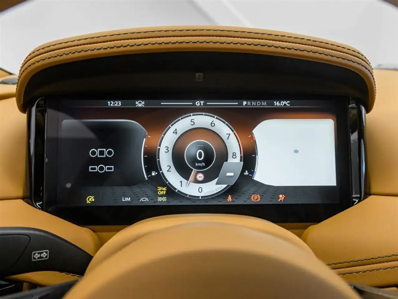 Aston Martin DB12 снимка Aston Martin DB12
