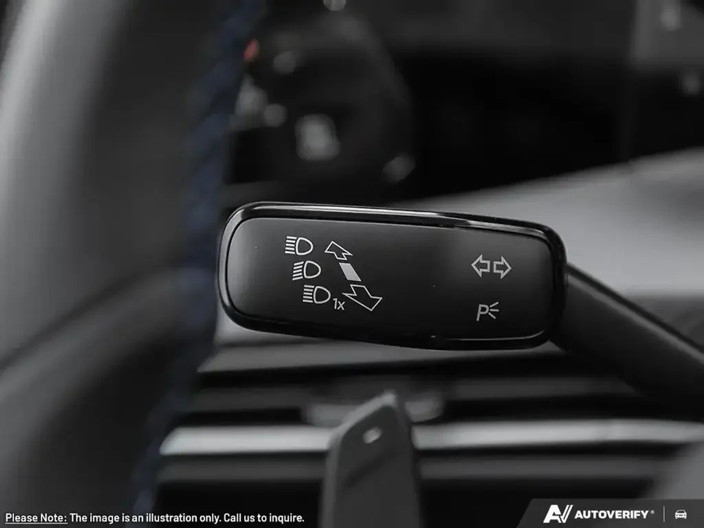 Volkswagen Golf R photo Volkswagen Golf R