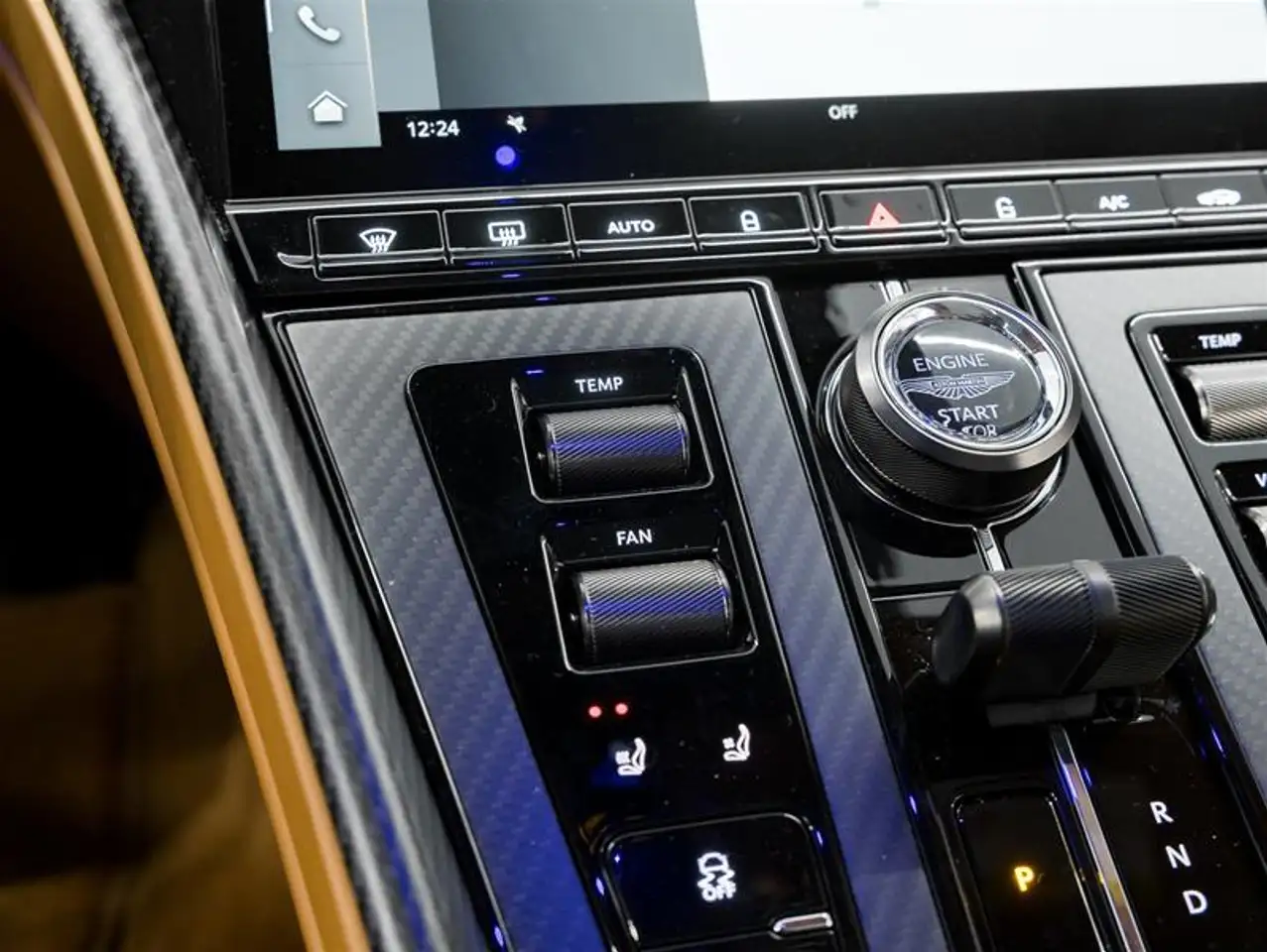 Aston Martin DB12 снимка Aston Martin DB12