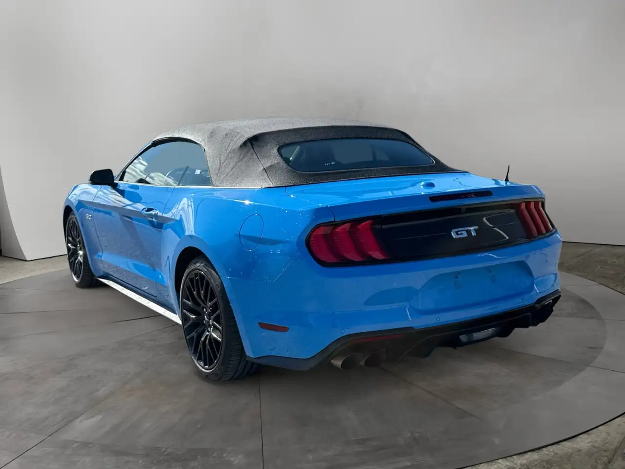 Ford Mustang снимка Ford Mustang